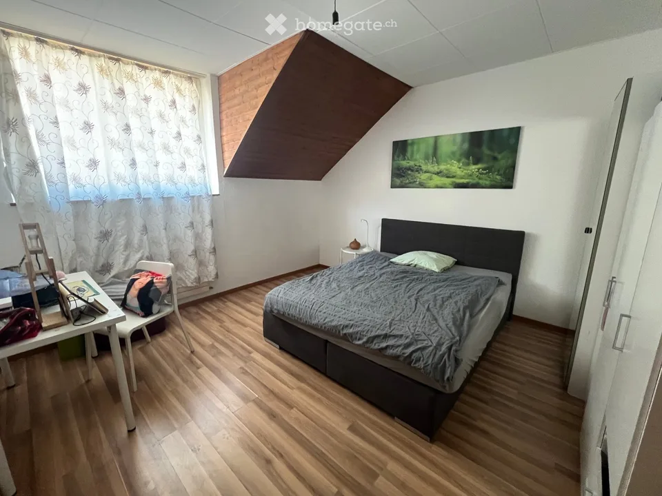 Prächtiges Duplex mit 6 Zimmern und Charme in einem historischen Gebäude in Le Locle