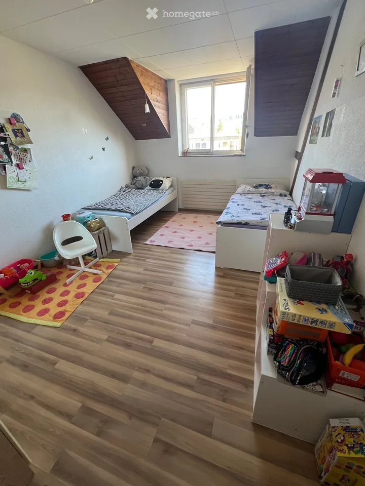Prächtiges Duplex mit 6 Zimmern und Charme in einem historischen Gebäude in Le Locle