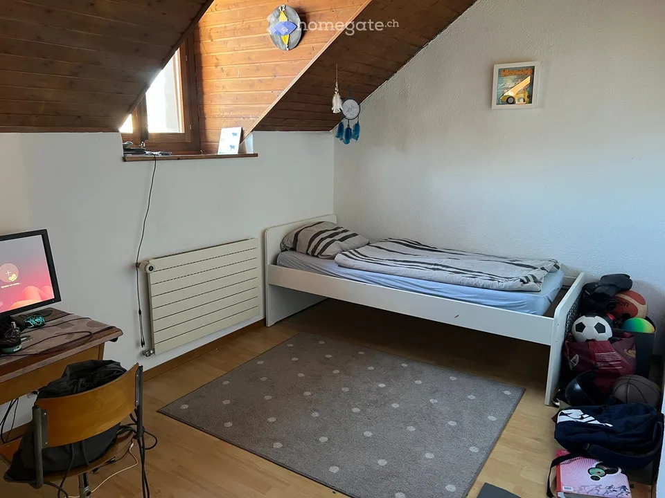Prächtiges Duplex mit 6 Zimmern und Charme in einem historischen Gebäude in Le Locle
