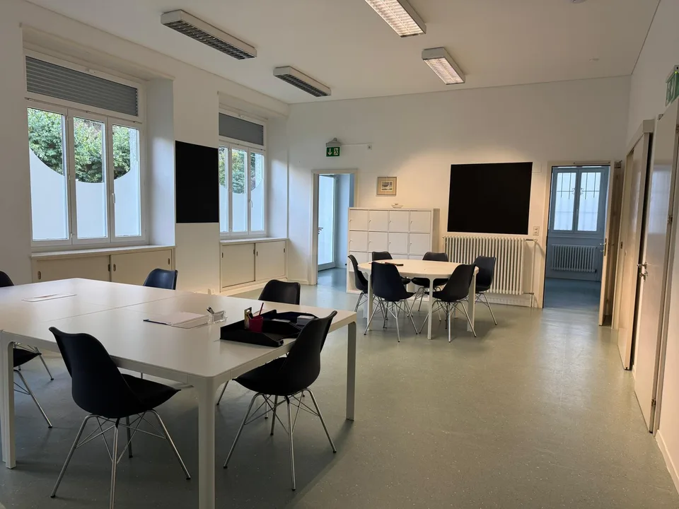 Spacious office in Biasca