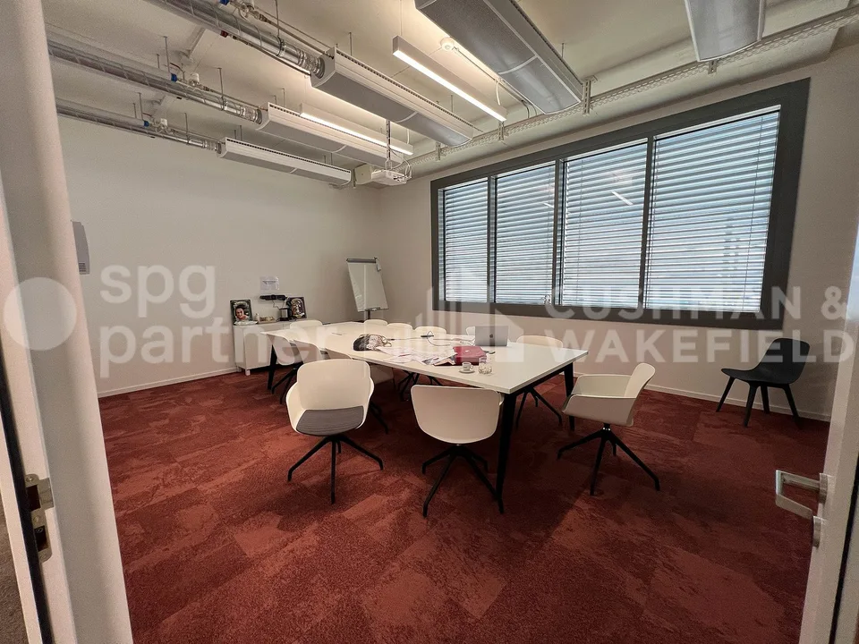 Atrium Park - Locali misti divisibili da 300?m²