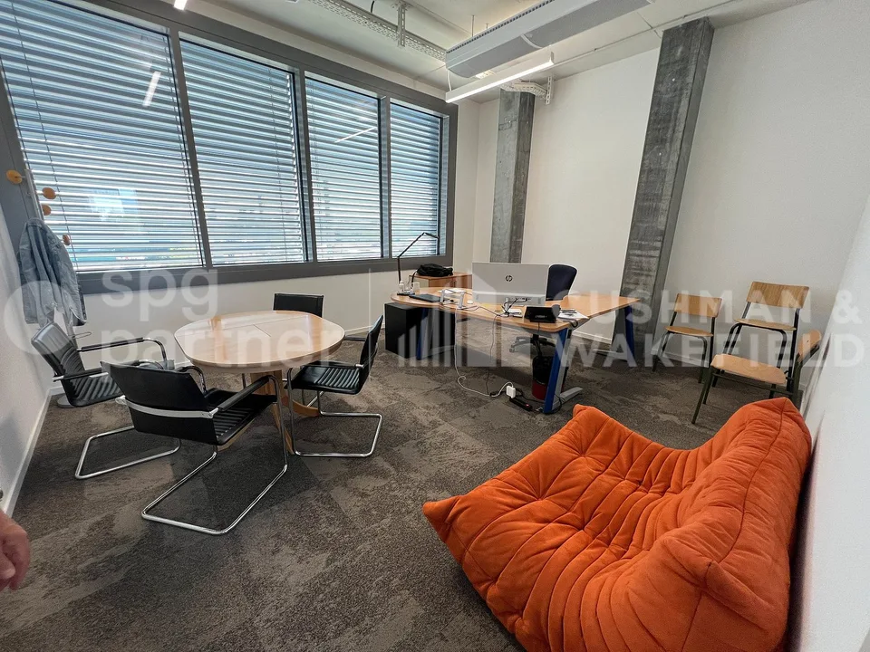 Atrium Park - Locali misti divisibili da 300?m²
