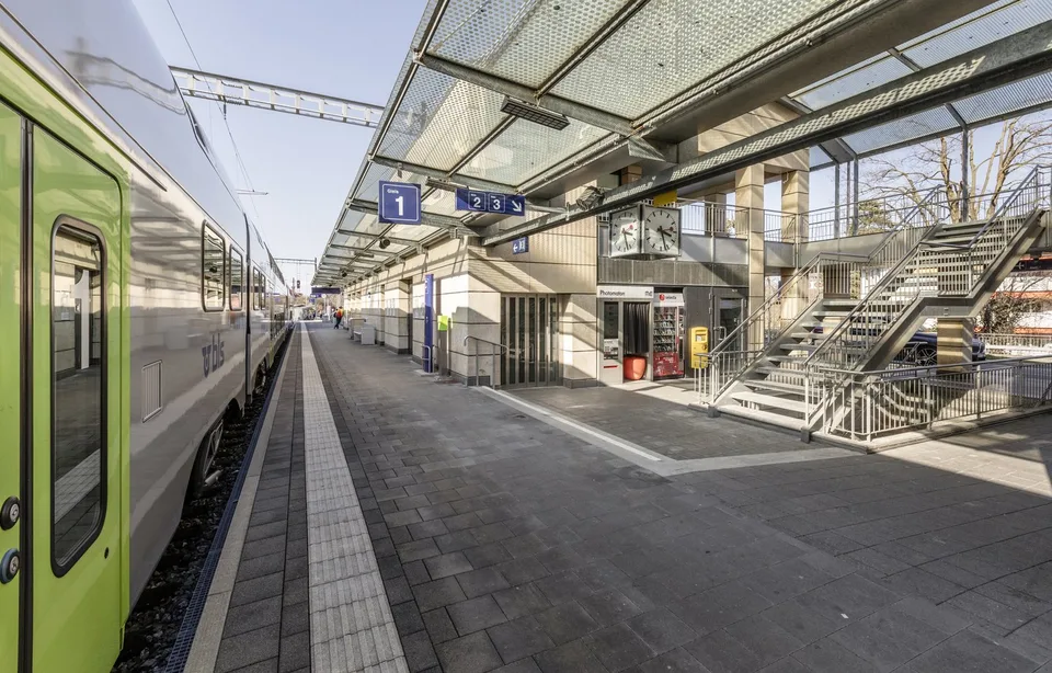 Posizione ideale: Spazi uffici attrattivi direttamente alla stazione di Belp