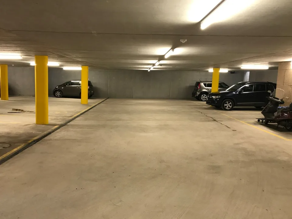 Posto auto in garage sotterraneo in affitto