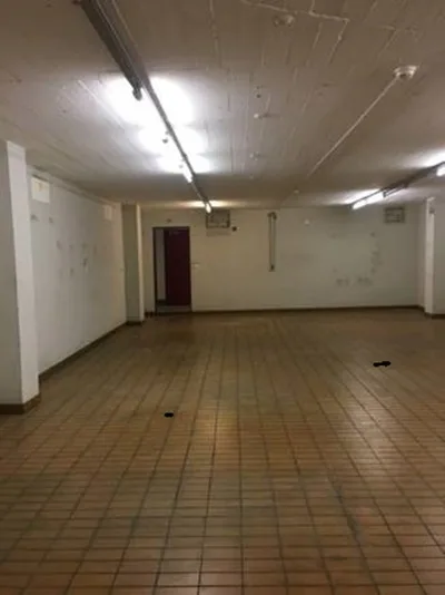 Grosser Lagerraum direkt beim Bahnhof Enge zum Mieten