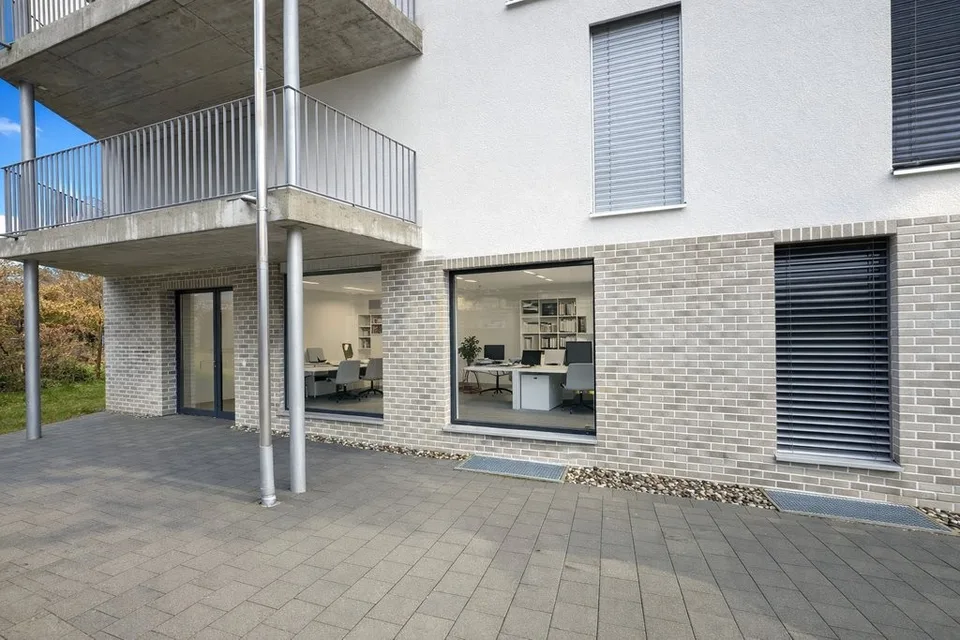 ATTRAKTIVE BÜRO/PRAXISFLÄCHE - 2x NETTOMIETZINS GESCHENKT