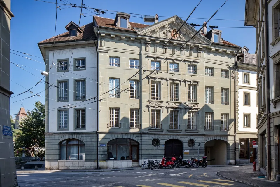 Surface administrative de 100 m²  Quartier du Bourg, Fribourg