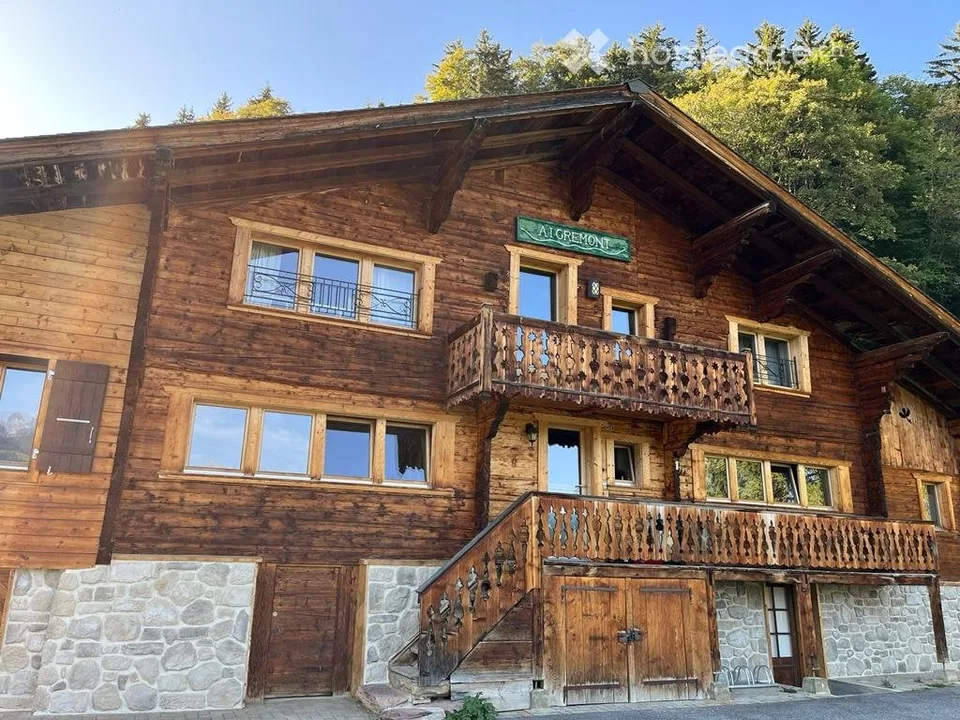 Large chalet with character