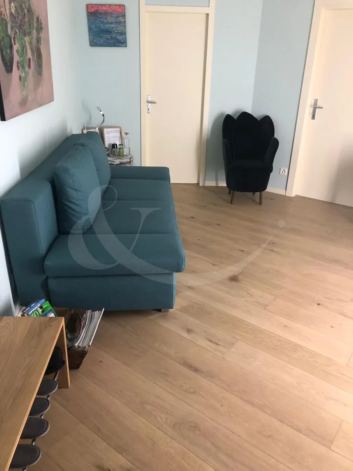 Rue Adrien-Lachenal 26 - Bureau de 17m2 au 1er étage