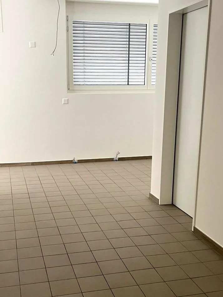 Espace de bureau/commercial dans un emplacement central et visible