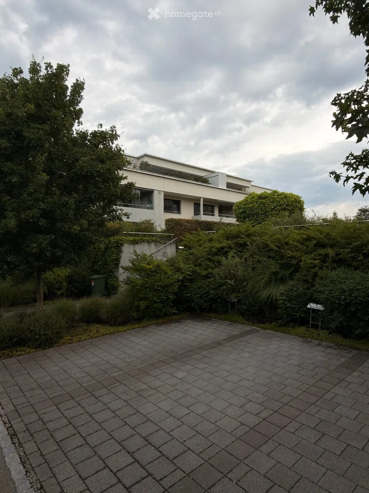 Attraktive 2.5-Zimmer-Wohnung im gehobenen Standard zu vermieten
