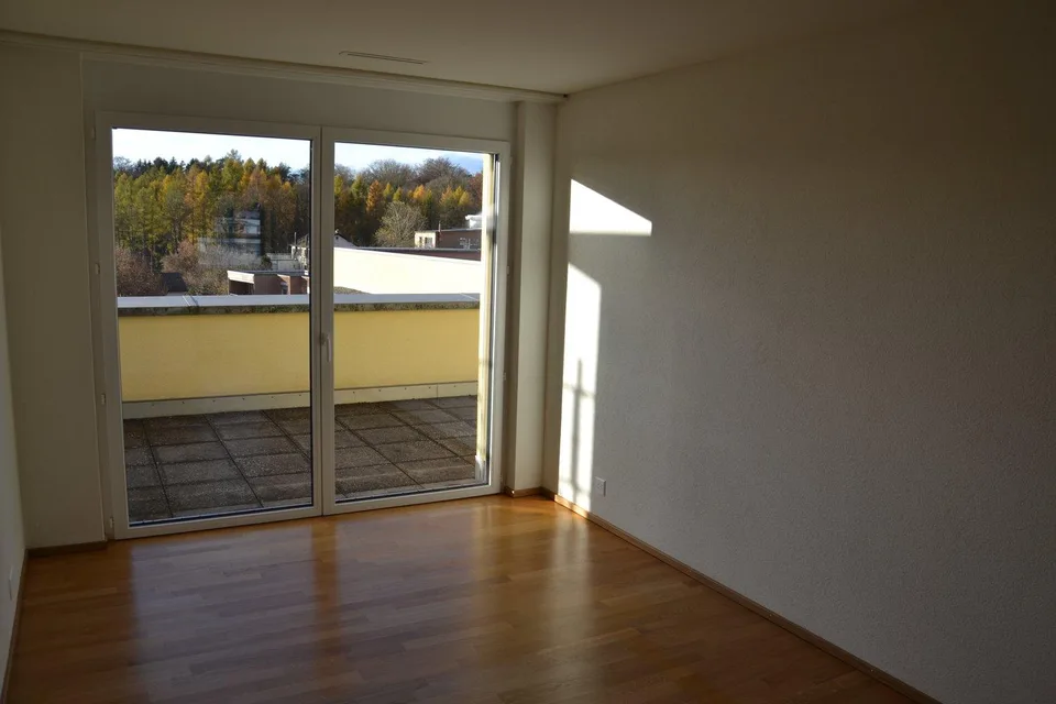 Grosszügige Attikawohnung mit 180-Grad-Panoramablick in Mehrgenerationensiedlung – Foto 6 von 12