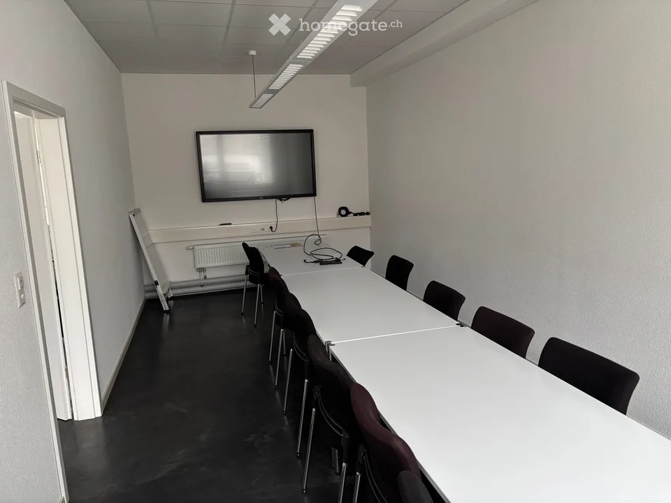 Modern and bright offices in St-Blaise