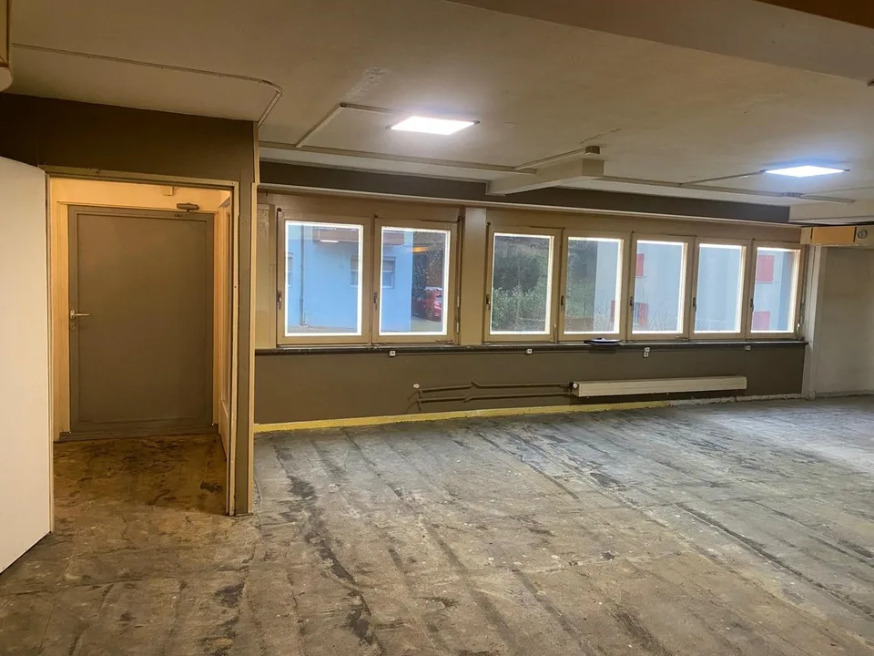 Spazio commerciale attraente in affitto con ingresso separato