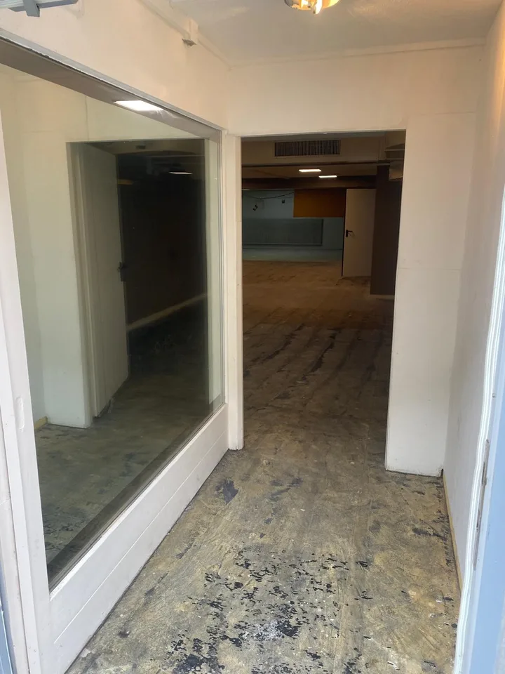 Spazio commerciale attraente in affitto con ingresso separato