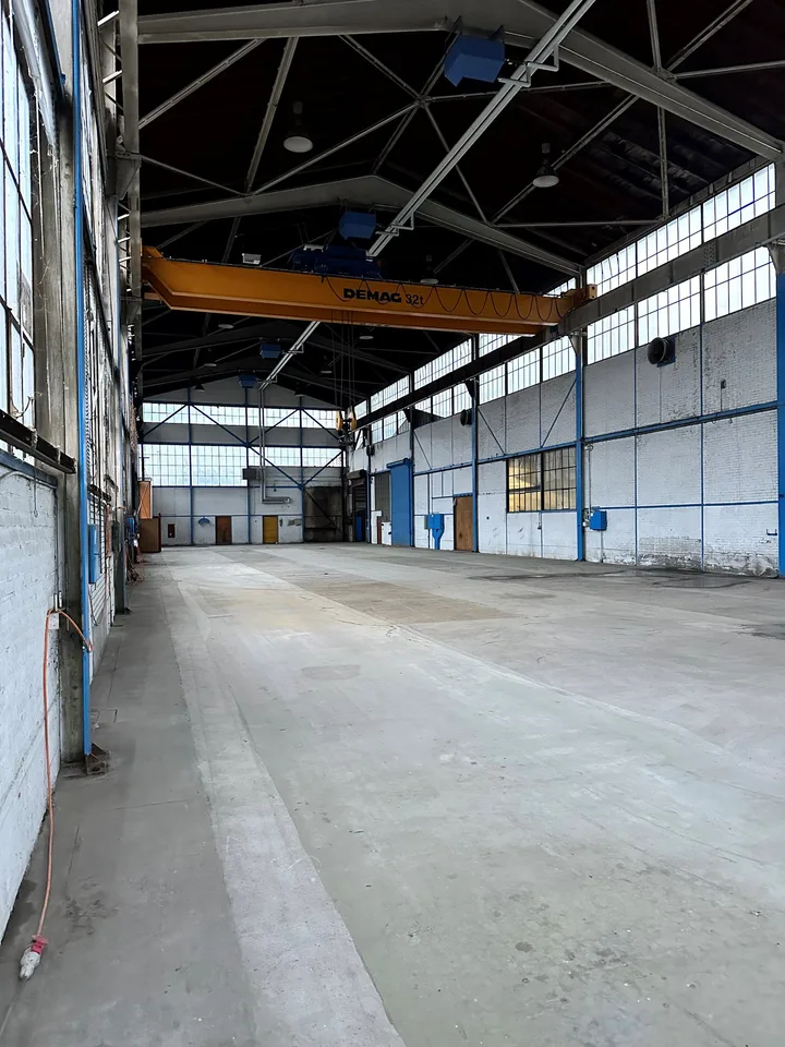 Places de stationnement dans un entrepôt à partir de 56 m2 - 900 m2
