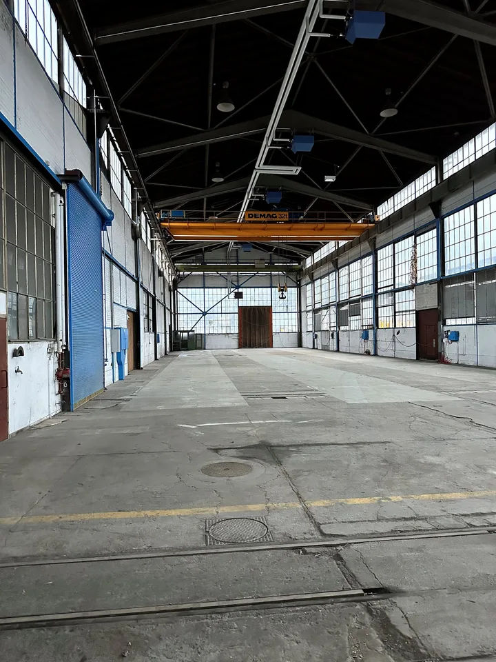 Einstellplätze in Lagerhalle ab 56 m2 - 900 m2