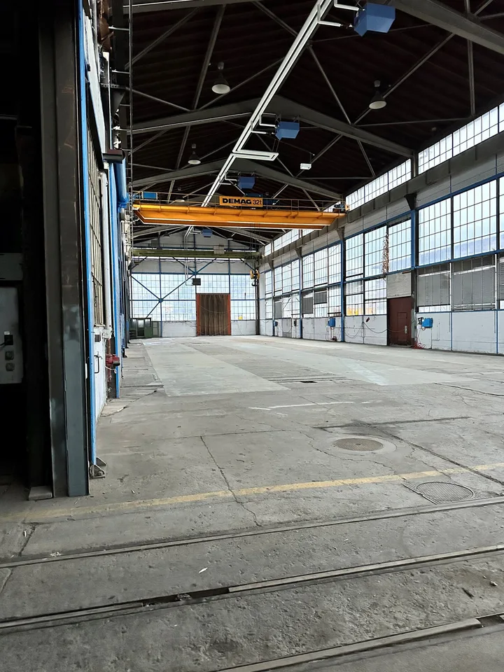 Places de stationnement dans un entrepôt à partir de 56 m2 - 900 m2