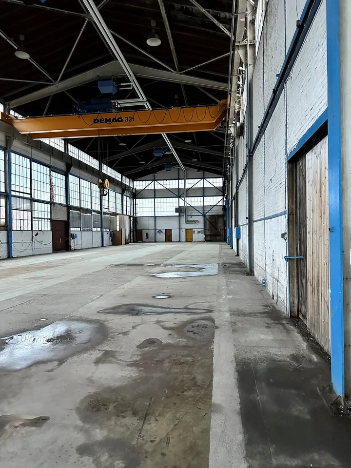 Places de stationnement dans un entrepôt à partir de 56 m2 - 900 m2
