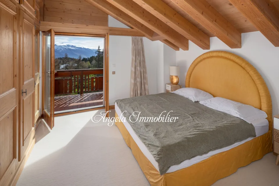 À Louer – Duplex de Prestige avec Vue sur l’Étang Long et le Golf de Crans-Montana