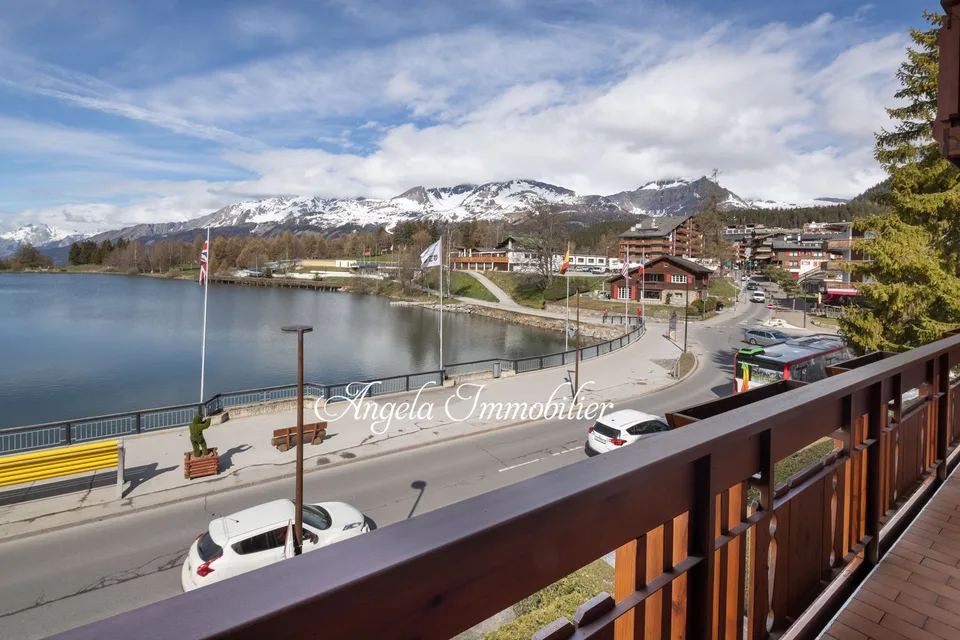 À Louer – Duplex de Prestige avec Vue sur l’Étang Long et le Golf de Crans-Montana