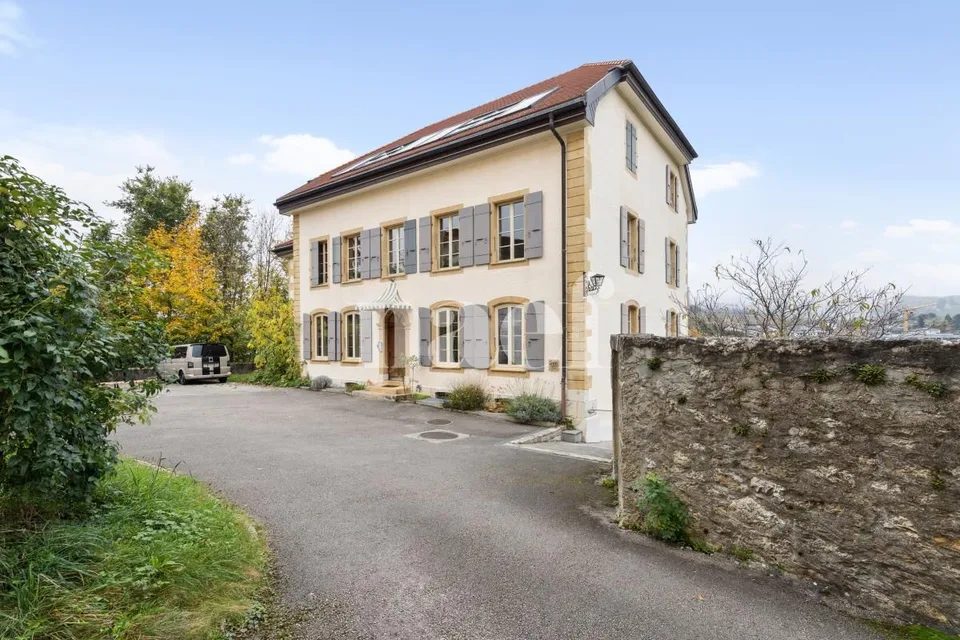 Duplex au coeur du village de Colombier