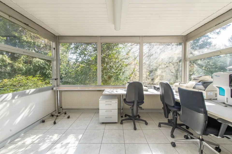 Repräsentative Büro- oder Praxisfläche mit flexiblem Nutzungspotenzial