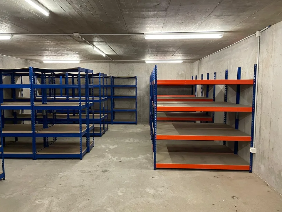 Depot 52.3 m2 au centre de Genève