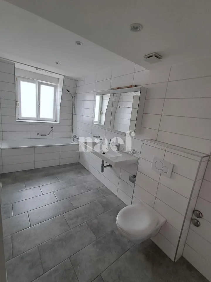 Bel appartement de 3,5 pièces au 4ème étage avec ascenseur – foto 17 di 18