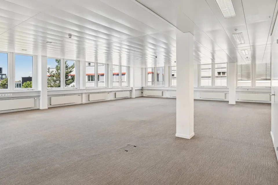 Votre nouveau bureau - directement à la gare de Schwerzenbach