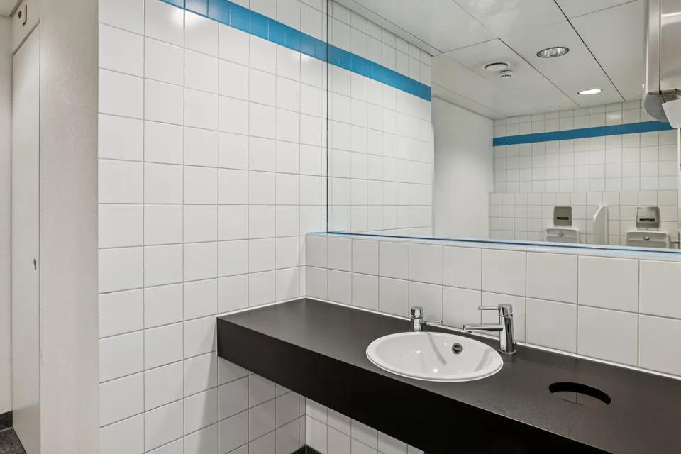 Ihr neues Büro - direkt am Bahnhof Schwerzenbach – Foto 7 von 7