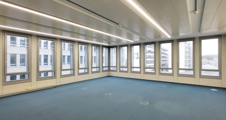 Ufficio angolare doppio con molta luce naturale – 2× quasi 80 m²!