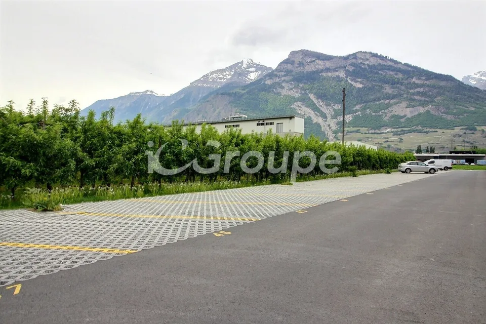 Grandi box di stoccaggio - 179 m²/ laboratorio a Saxon | Disponibili da subito – foto 10 di 13