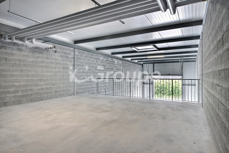 Grandi box di stoccaggio - 179 m²/ laboratorio a Saxon | Disponibili da subito – foto 7 di 13