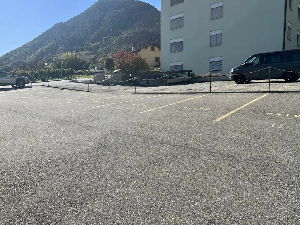 Place de parc extérieure