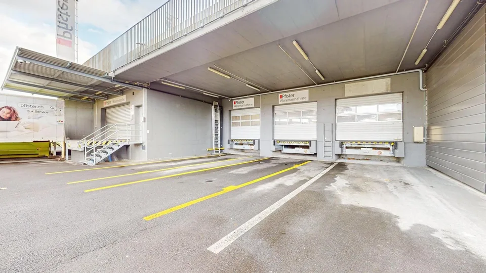 Area di vendita in una posizione favorevole al traffico