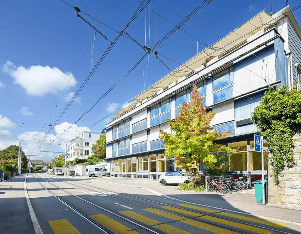 SHOWROOM- / BÜROFLÄCHE IM EG MIT POTENZIAL