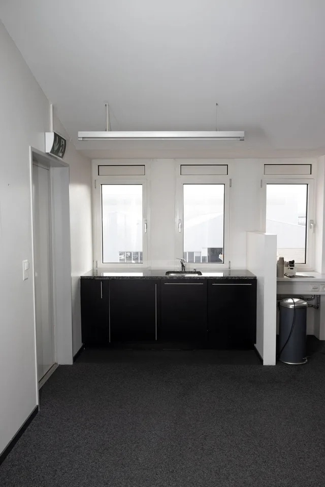 Espace de bureau attractif dans la zone industrielle de Dietikon