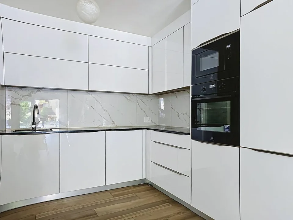 Duplex im Erdgeschoss mit 3,5 Zimmern und Terrasse