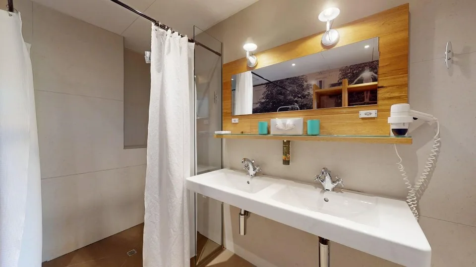 Hotel Alpenblick – Espaceux studio familial au cœur de Berne ! – photo 8 sur 9