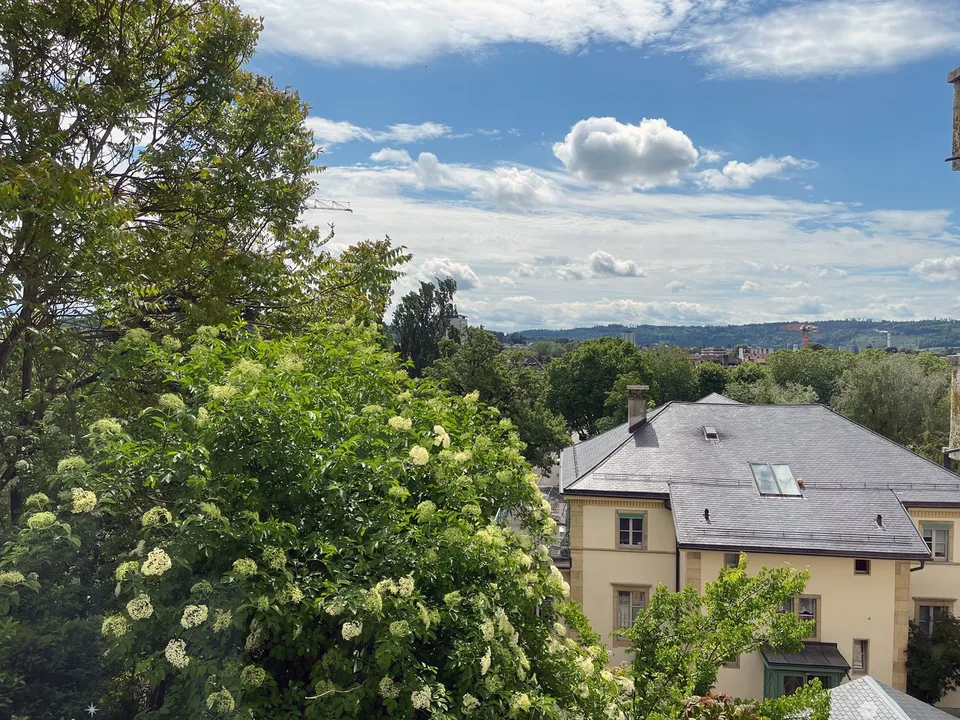 Saniertes Wohnstudio an schöner Hanglage im Quartier Beaumont