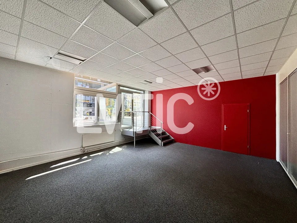 Ateliers, Lager von 750 m2 zur Miete in Renens