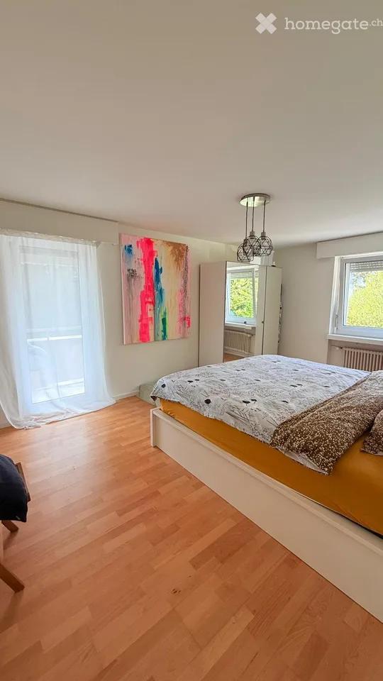 Helle, moderne 4-Zimmer-Wohnung mit viel Charme in Herrliberg