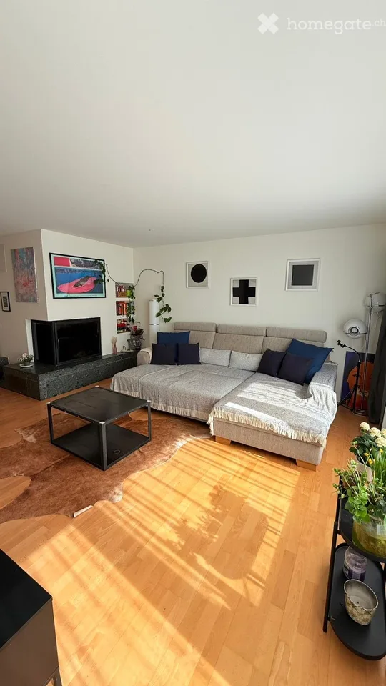 Helle, moderne 4-Zimmer-Wohnung mit viel Charme in Herrliberg