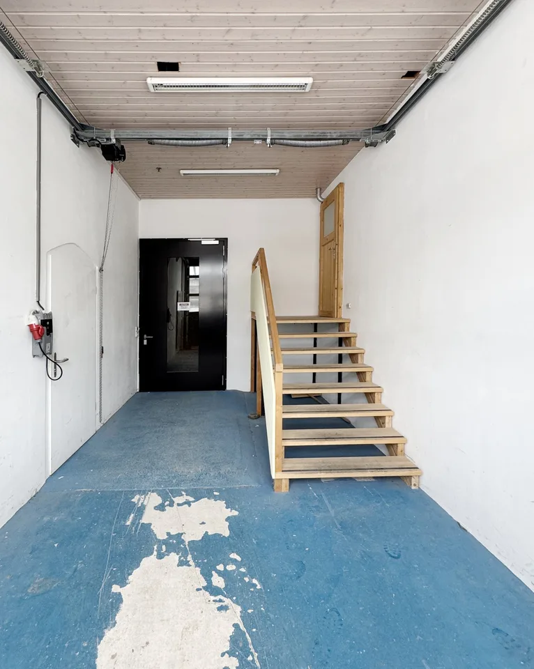 68m² - Espace commercial polyvalent directement à la gare de l'Est