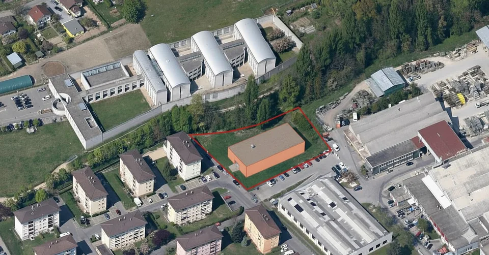 DERNIÈRES SURFACES INDUSTRIELLES À LOUER À DENGES