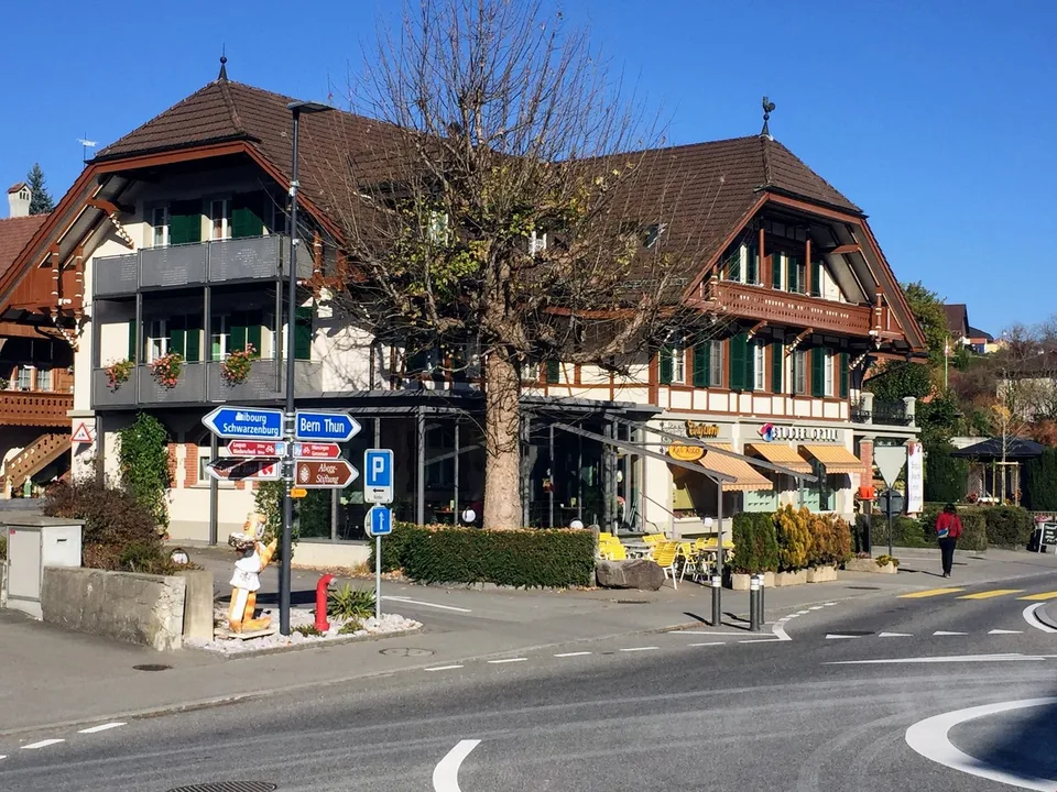 Verkaufsladen/Praxis/Büro neben Kafi Riggi