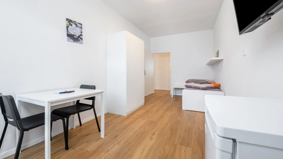 Z 6 / Vollausgerüstetes, möbliertes WG-Zimmer mit / TV / Internet