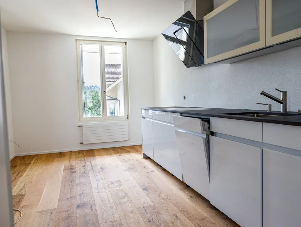 Premier location après rénovation complète – Appartement de 3 pièces lumineux au dernier étage