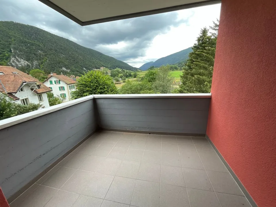 Bel appartement lumineux de 4,5 pièces avec balcon